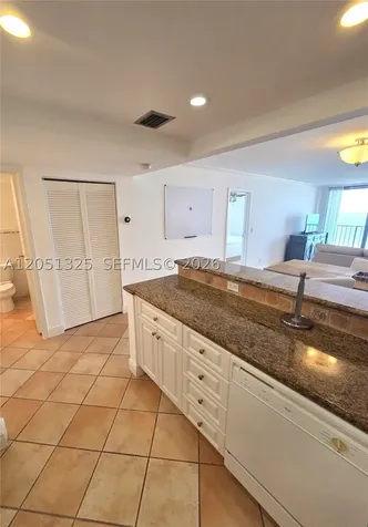 2625 Collins Avenue Miami Beach FL 33140