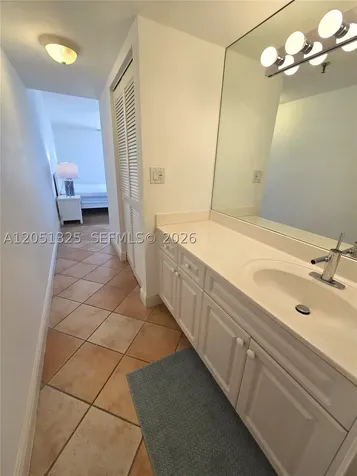2625 Collins Avenue Miami Beach FL 33140