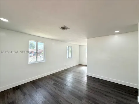 685 SE Park Drive Hialeah FL 33010