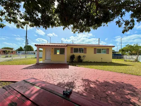 685 SE Park Drive Hialeah FL 33010