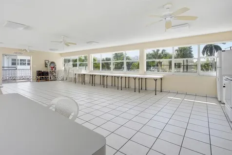 3133 S Ocean Drive Hallandale Beach FL 33009