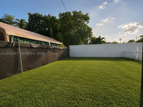 610 NW 23rd Place Miami FL 33125