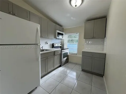 610 NW 23rd Place Miami FL 33125