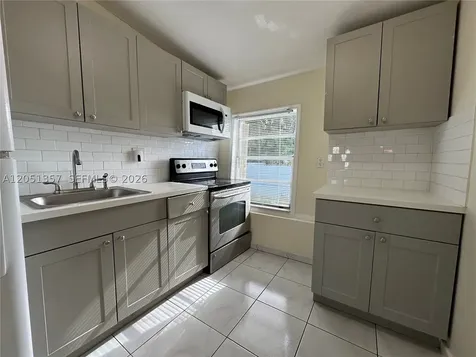 610 NW 23rd Place Miami FL 33125