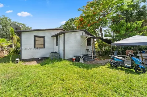 349 NW 41st Street Miami FL 33127