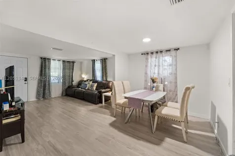 349 NW 41st Street Miami FL 33127