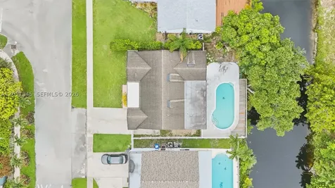 8410 SW 20th Street North Lauderdale FL 33068