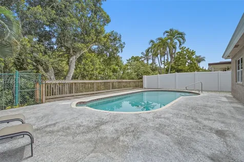 8410 SW 20th Street North Lauderdale FL 33068