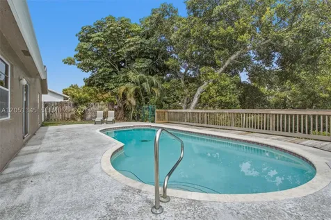 8410 SW 20th Street North Lauderdale FL 33068