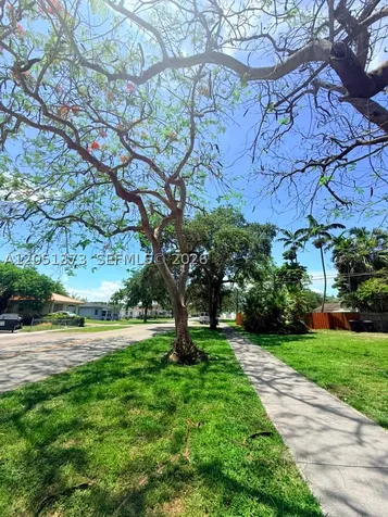 201 Flagler Drive Miami Springs FL 33166