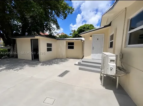 1872 NW 1st Street Miami FL 33125