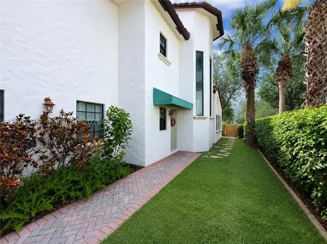 2908 Hidden Harbour Court Dania Beach FL 33312