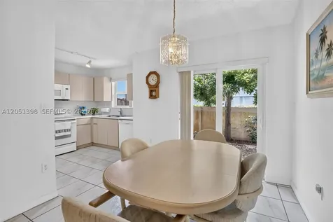 14147 N Forest Oak Circle Davie FL 33325