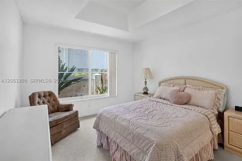 14147 N Forest Oak Circle Davie FL 33325