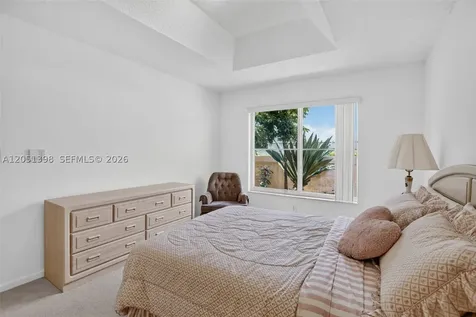 14147 N Forest Oak Circle Davie FL 33325