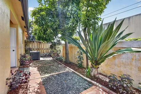 14147 N Forest Oak Circle Davie FL 33325