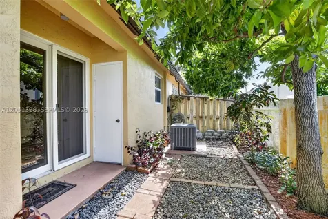 14147 N Forest Oak Circle Davie FL 33325