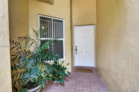 14147 N Forest Oak Circle Davie FL 33325