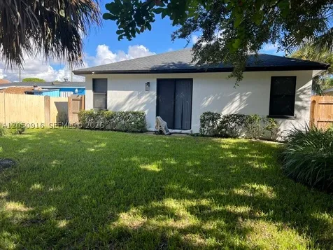 141 W 16th Street Riviera Beach FL 33404
