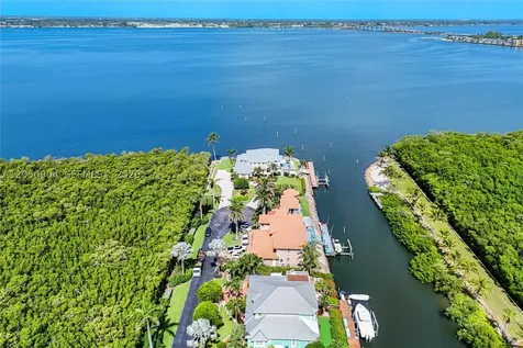 4105 NE Rigels Cove Way Jensen Beach FL 34957