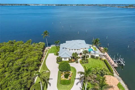 4105 NE Rigels Cove Way Jensen Beach FL 34957