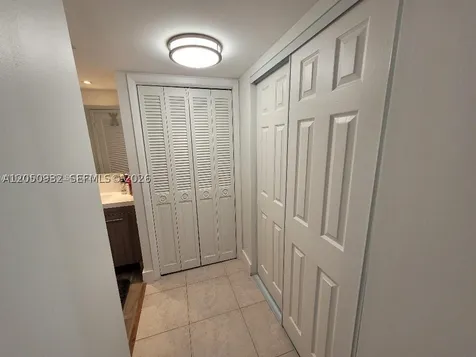 18081 Biscayne Boulevard Aventura FL 33160