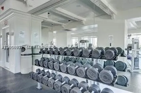 18081 Biscayne Boulevard Aventura FL 33160