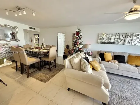 18081 Biscayne Boulevard Aventura FL 33160