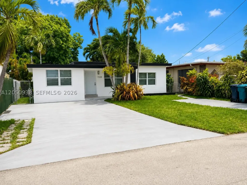 7239 NW 3rd Street Miami FL 33126