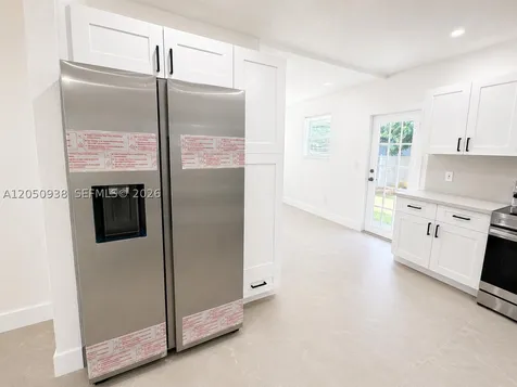 7239 NW 3rd Street Miami FL 33126