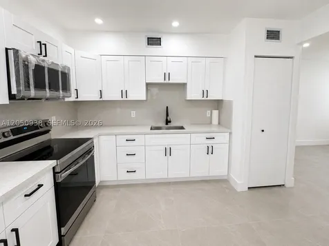 7239 NW 3rd Street Miami FL 33126