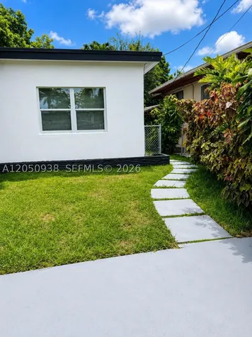 7239 NW 3rd Street Miami FL 33126