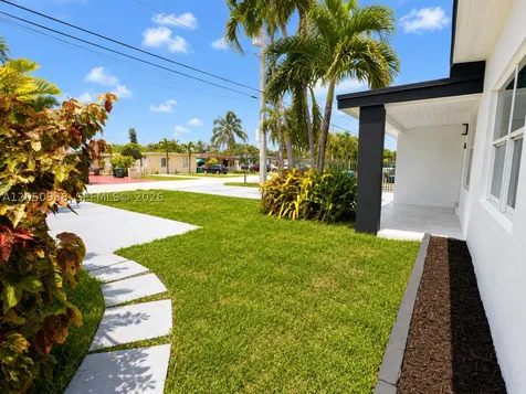 7239 NW 3rd Street Miami FL 33126
