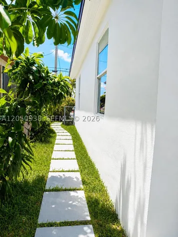 7239 NW 3rd Street Miami FL 33126