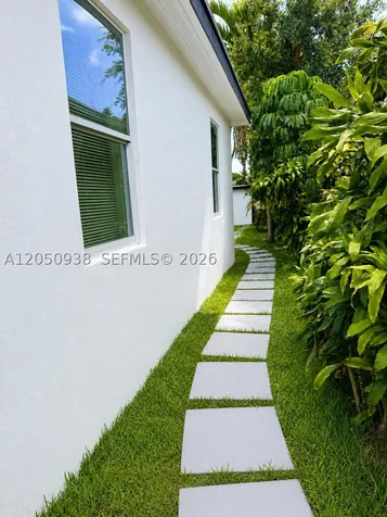 7239 NW 3rd Street Miami FL 33126