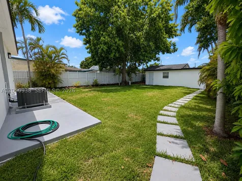 7239 NW 3rd Street Miami FL 33126
