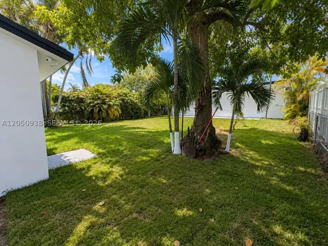 7239 NW 3rd Street Miami FL 33126