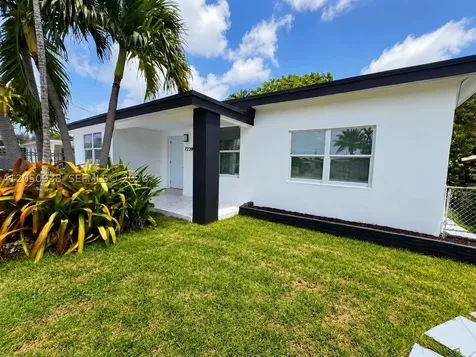 7239 NW 3rd Street Miami FL 33126