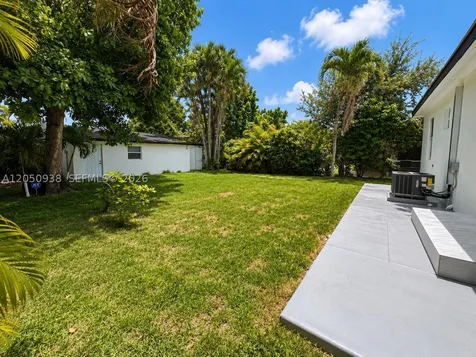 7239 NW 3rd Street Miami FL 33126