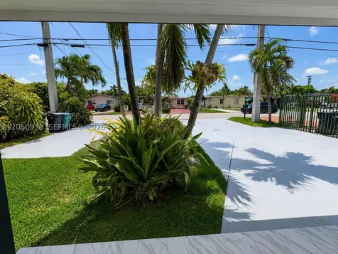 7239 NW 3rd Street Miami FL 33126