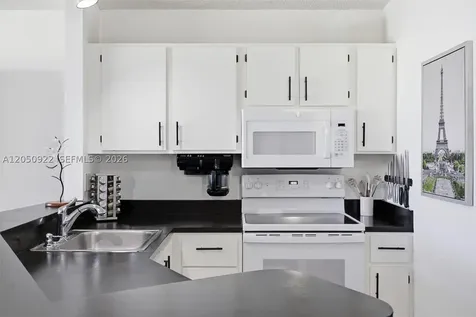 502 Woodgate Circle Sunrise FL 33326