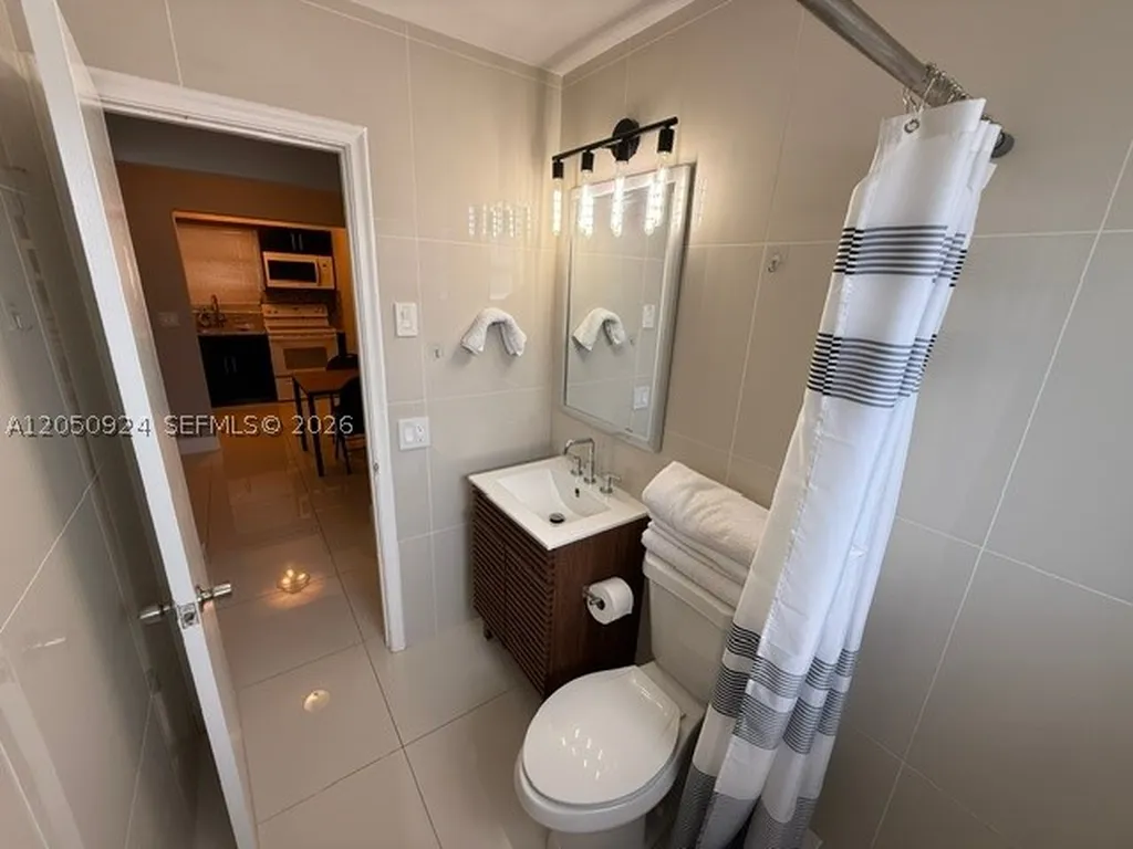 1859 Wiley Street Hollywood FL 33020