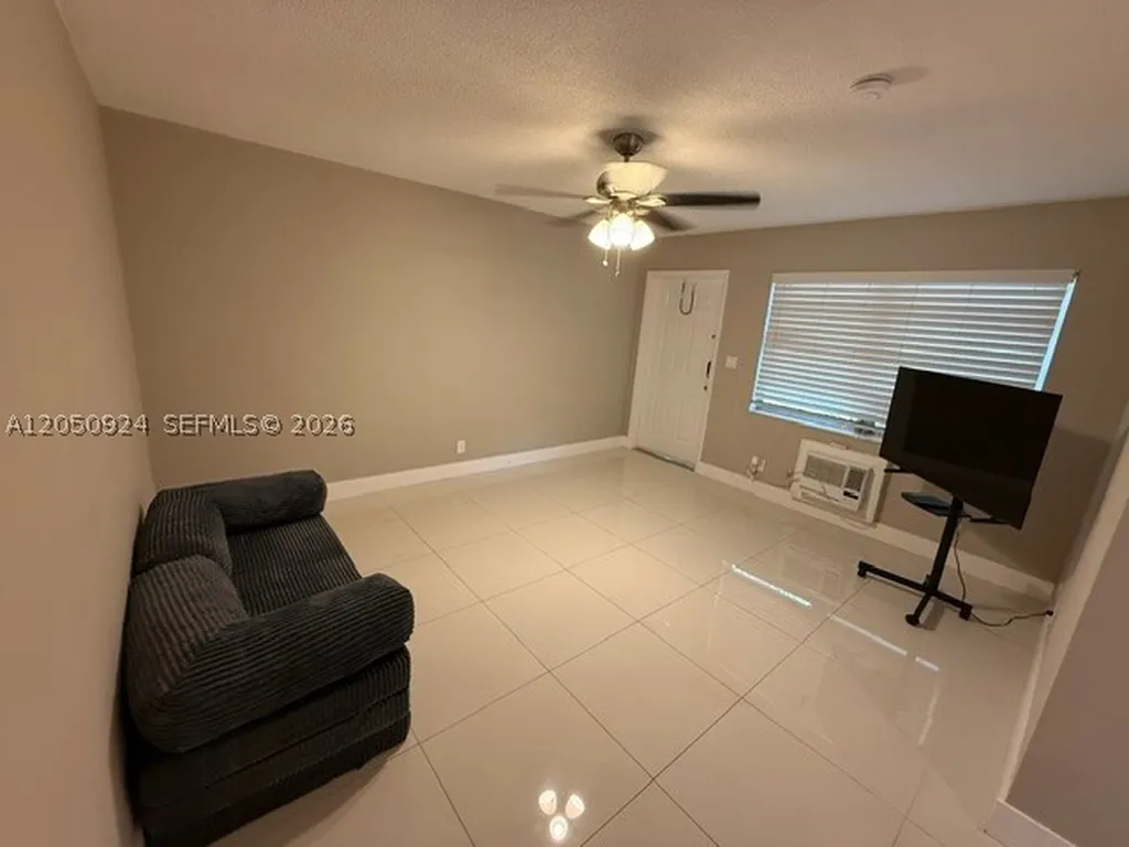 1859 Wiley Street Hollywood FL 33020