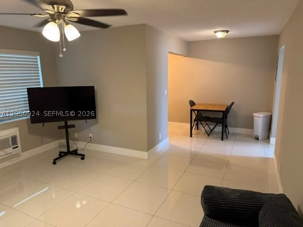 1859 Wiley Street Hollywood FL 33020