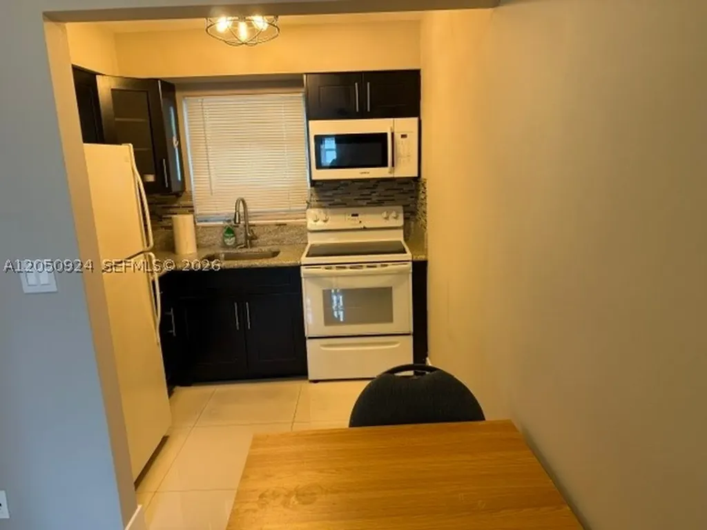 1859 Wiley Street Hollywood FL 33020