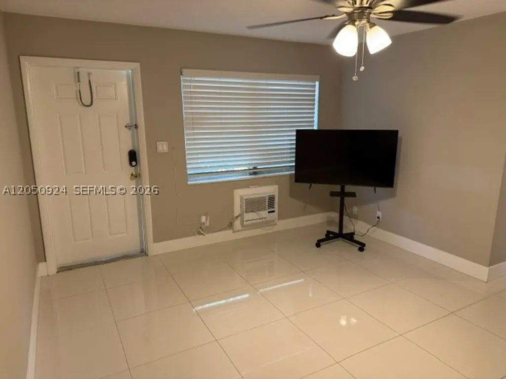 1859 Wiley Street Hollywood FL 33020