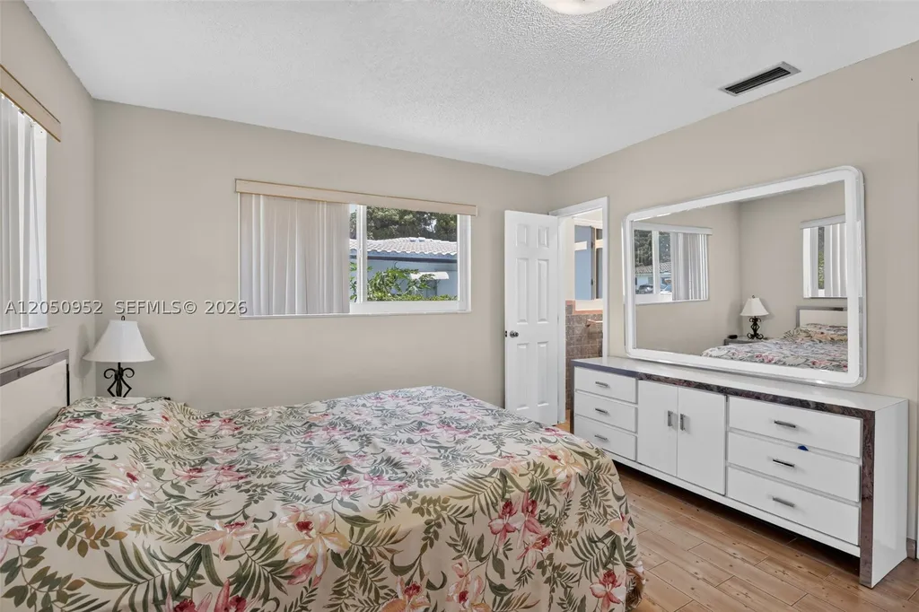 206 N 32nd Avenue Hollywood FL 33021
