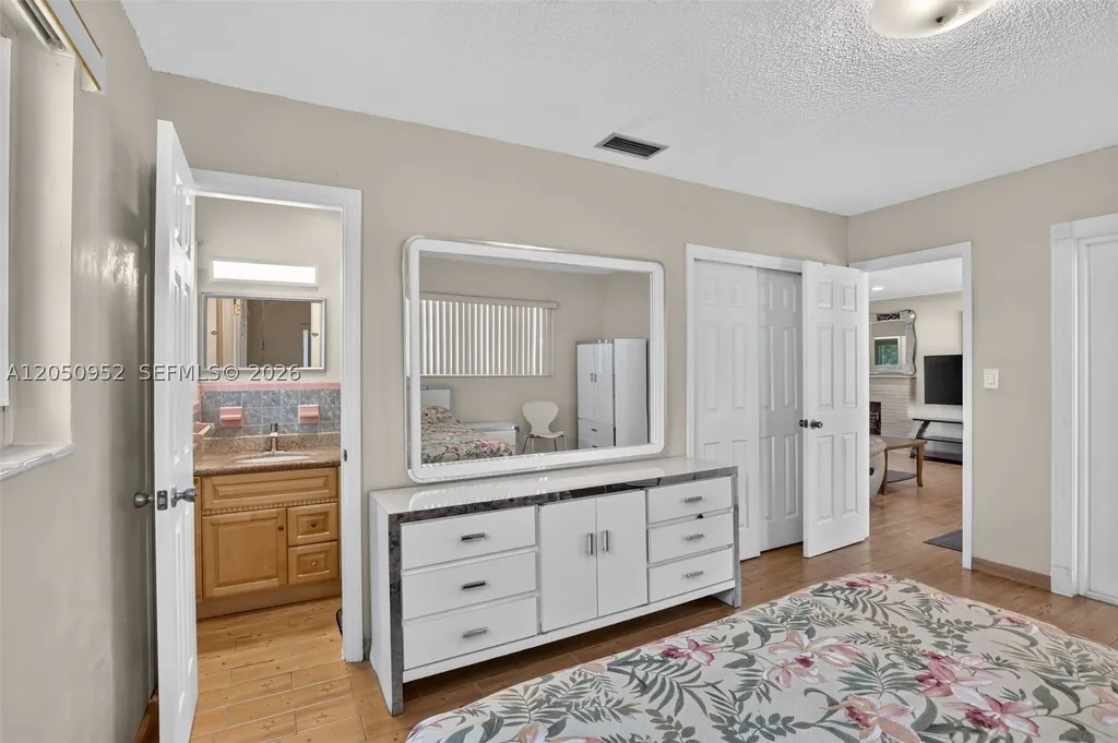 206 N 32nd Avenue Hollywood FL 33021