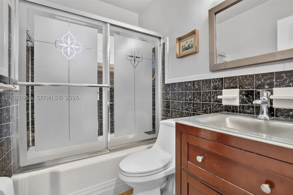 206 N 32nd Avenue Hollywood FL 33021