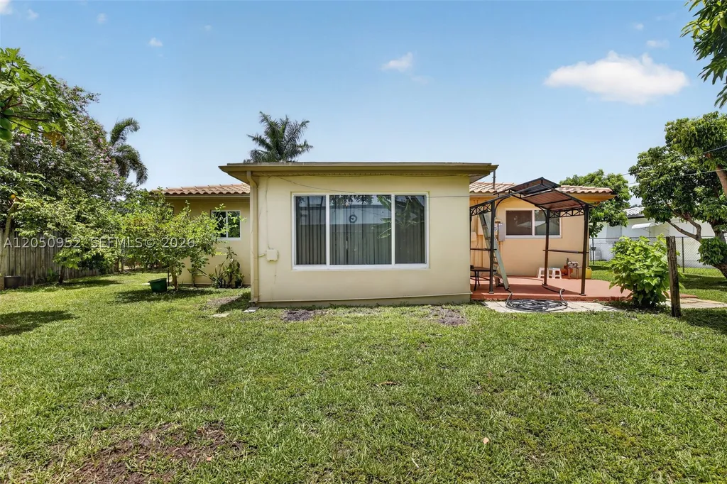 206 N 32nd Avenue Hollywood FL 33021